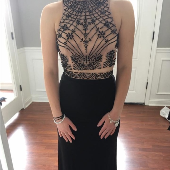 Xscape Dresses & Skirts - Beautiful beaded 2 pc dress sz 2 excel. condition